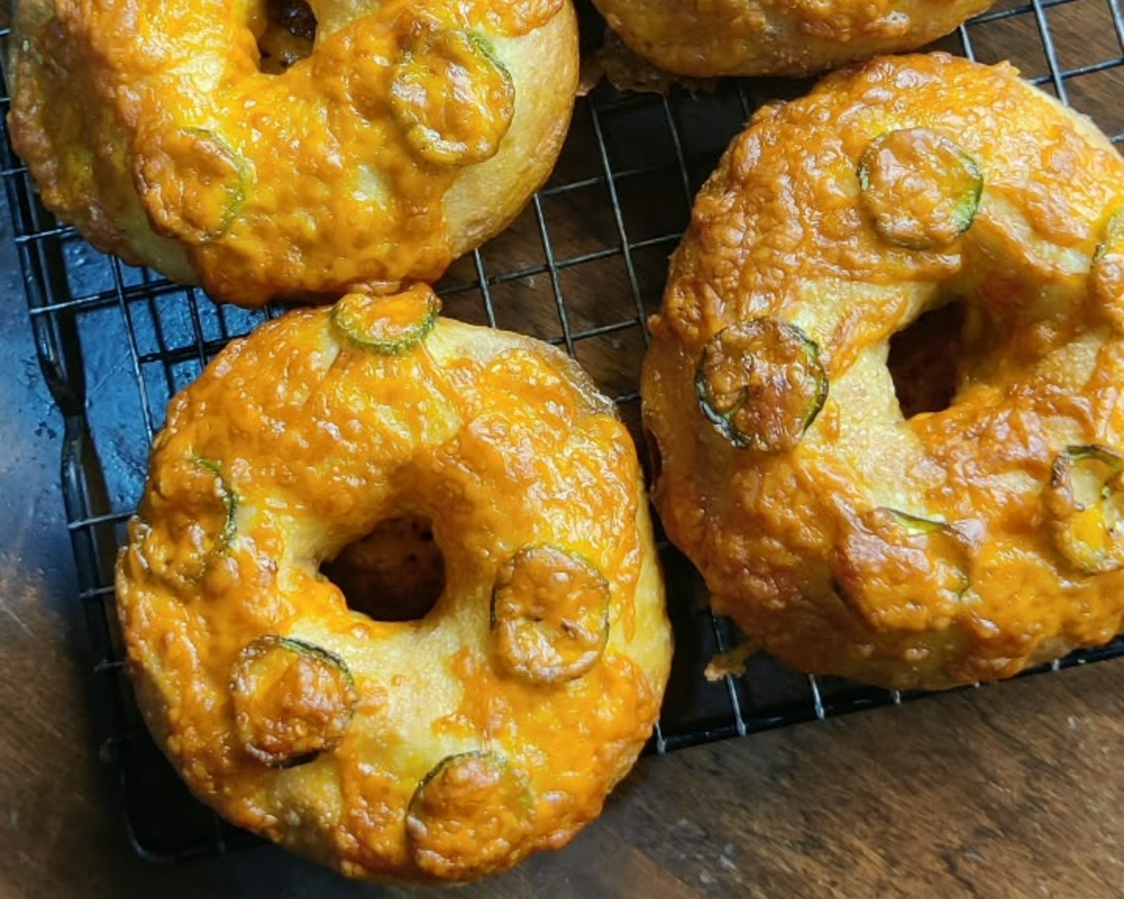 Cheddar Jalapeno Bagels - product view 3